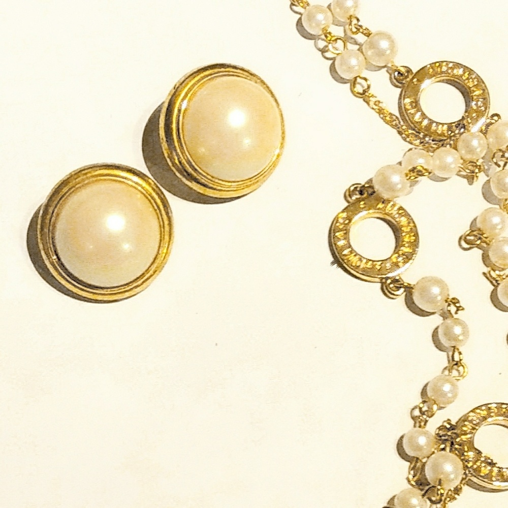 Vintage Rare Richelieu Pearl Earrings set in Gold
